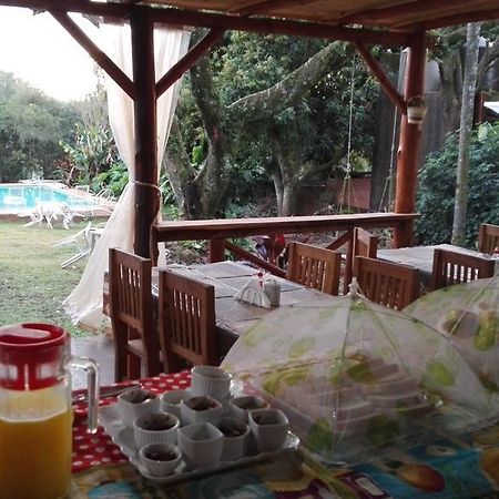 Hostel Y Posada Colibri 푸에르토이과수 외부 사진