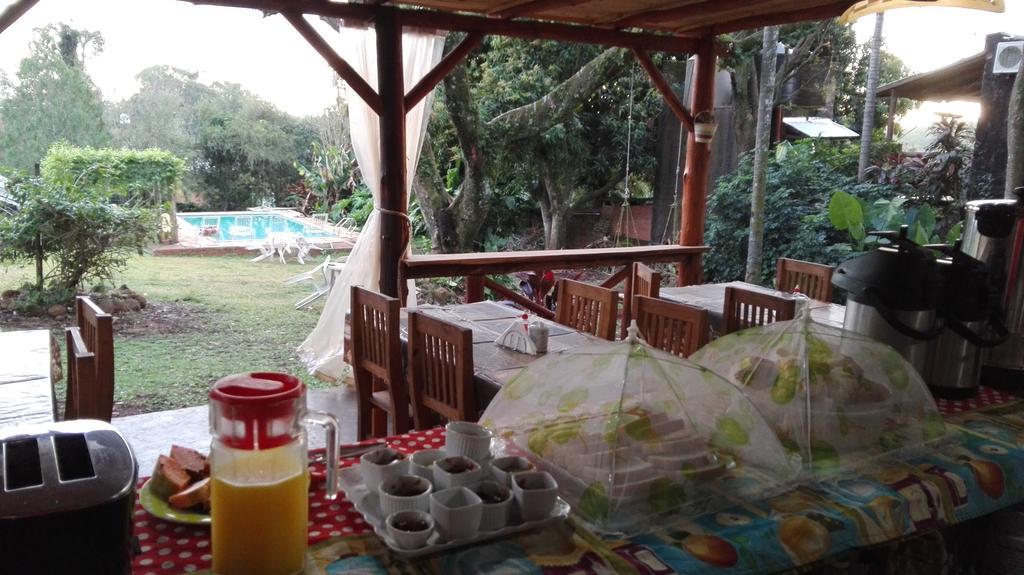 Hostel Y Posada Colibri 푸에르토이과수 외부 사진