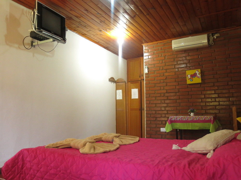 Hostel Y Posada Colibri 푸에르토이과수 외부 사진