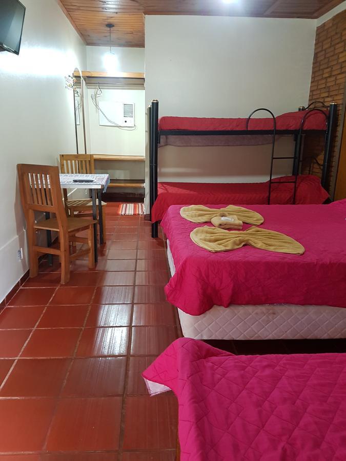 Hostel Y Posada Colibri 푸에르토이과수 외부 사진
